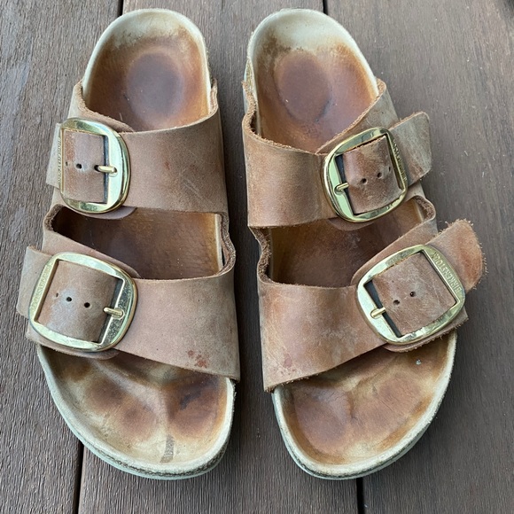Birkenstock Shoes - Birkenstock women’s Arizona big buckle size 8